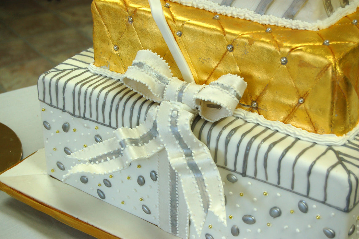 50th-anniversary-cake-closeup